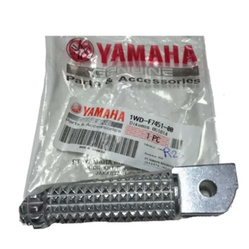 YAMAHA YZF R25-MT25 ÖN BASAMAK SAĞ ORJİNAL 2015-2021 1WD-F7461-00