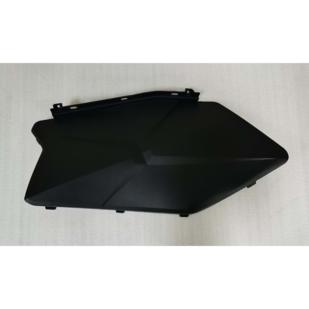 SYM JET X 125 AKÜ KORUMA KAPAĞI SOL 83630-XN1-000